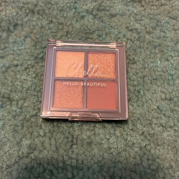NEW Chella Hello Beautiful Eyeshadow Palette - Picture 1 of 3